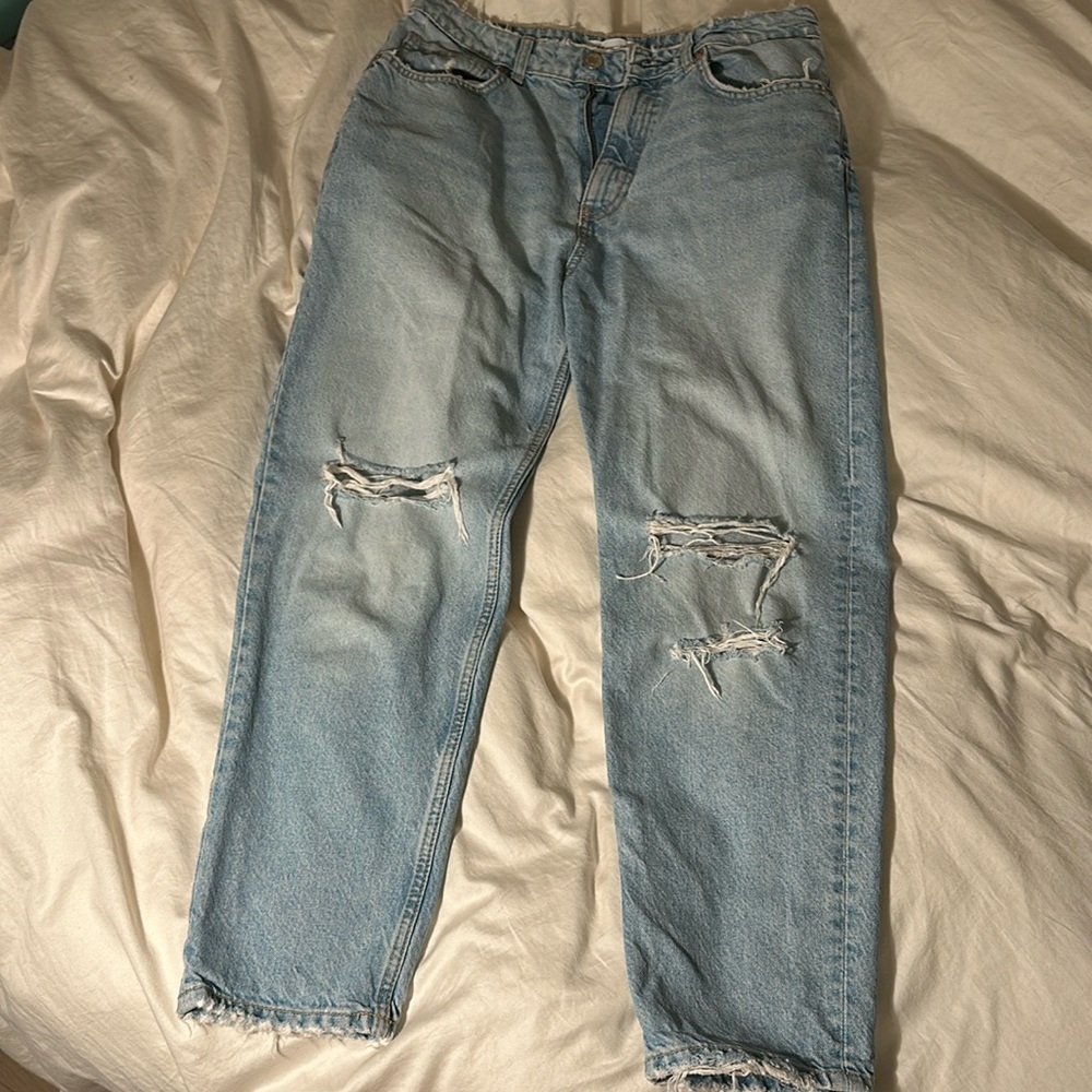 Frayed light wash denim jeans size 10